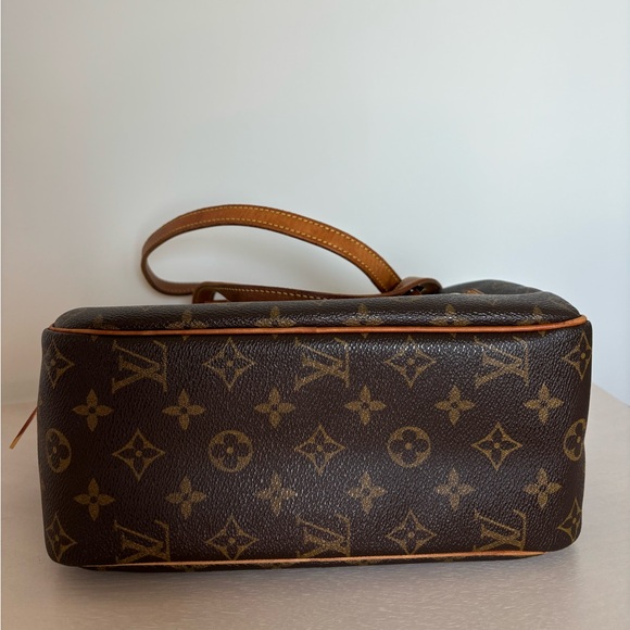 Louis Vuitton Cite MM Monogram Bag - Picture 8 of 10